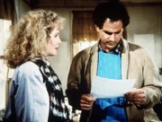 Todd (David Eisner, r.) liest Zoe (Laurie Prange, l.) den Abschiedsbrief seines Großvaters vor.