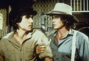 Charles Ingalls (Michael Landon, re.) versucht den jungen Tod Dortmunder (Timothy Wead, li.) zur Vernunft zu bringen, denn dieser hat die Angewohnheit, alle Probleme mit Gewalt zu lösen.