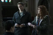 Ermitteln zusammen in einem neuen Fall: Laura (Debra Messing, r.) und Jake (Josh Lucas, l.)