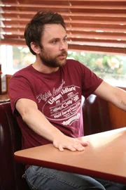 Charlie Kelly (Charlie Day)