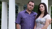 Jede Familie hat ihre Geheimnisse, doch die Familiengeschichte von Chip St. Clair ist außergewöhnlich: Als Erwachsener findet er heraus, dass sein Vater ein Kindermörder ist, der aus dem Gefängnis ausgebrochen ist. Hier Chip mit Lisa.