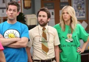 (v.l.n.r.) Dennis Reynolds (Glenn Howerton); Charlie Kelly (Charlie Day); Dee Reynolds (Kaitlin Olson)
