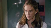 Bei den Ermittlungen gibt sich Dr. Stanten (Ally Walker) recht eloquent. Doch welche dunklen Geheimnisse verbergen sich tatsächlich hinter den Mauern der psychiatrischen Klinik?