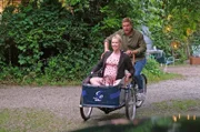 Haben viel Spaß miteinander: Sissi (Christine Eixenberger, re.) und Toni (Leo Reisinger).