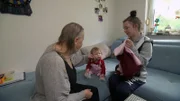 Lisa (re.) mit Töchterchen Prya und ihre Oma Petra