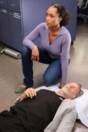 (l-r) Yaya DaCosta als April Sexton, Steven Weber als Dean Archer