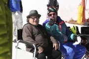 Frank Reynolds (Danny DeVito, l.); Mac (Rob McElhenney, r.)
