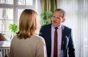 Markus ist fassungslos, als ihm Katja eröffnet, von Christoph erpresst zu werden.