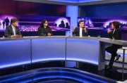 Zu Gast bei Moderatorin Sandra Maischberger (r): v.l.n.r. Christoph Schwennicke (Mitglied der Chefredaktion von t-online), Yasmine M’Barek (Redakteurin von Zeit Online) und Constantin Schreiber.