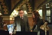 Harold (Michael Emerson, l.); Root (Amy Acker, r.)