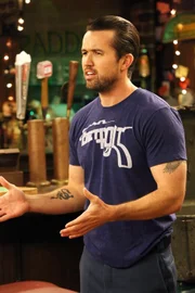 Mac (Rob McElhenney)