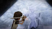 Mit dem Zauberschwert Excalibur will Arthur seinen Freund Merlin aus dem Glaskäfig befreien.