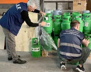 Unbemerkt von der Öffentlichkeit werden jedes Jahr tausende Tonnen gefährlicher Gase, die die Erdatmosphäre aufheizen, nach Europa geschmuggelt.