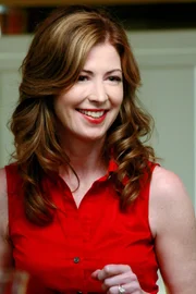 DESPERATE HOUSEWIVES - "Now You Know" - The neighborhood is shocked when news about Edie spreads though Fairview, Lynette battles with the effects of chemotherapy, and a new family moves to Wisteria Lane, on the Season Premiere of "Desperate Housewives."