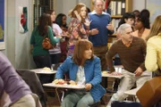 Im Klassenzimmer wird Frankie (Patricia Heaton) Zeugin eines Unfalls.