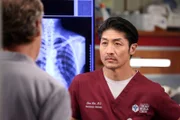 Brian Tee als Ethan Choi