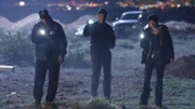 Die Ermittler Gil Grissom (William Petersen, l.), Nick (George Eads) und Catherine (Marg Helgenberger) sind entsetzt: Die junge Frau hat den zweiten Angriff ihres Peinigers nicht überlebt...