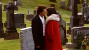 Nate (Timothy Hutton) und Sophie (Gina Bellman) kommen sich näher.