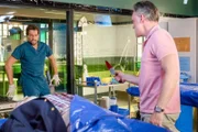 (v.li.): Ioan Gruffudd (Dr. Daniel Harrow), Joel Tobeck (Tom Pinfold).