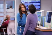 (l-r) Marlyne Barrett als Maggie Lockwood, Yaya DaCosta als April Sexton