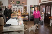 Als Walter (Ludger Burmann, l.) unterstellt, dass Johanna (Brigitte Antonius, r.) nicht mit "Betty" umgehen kann, geraten die beiden erneut aneinander.