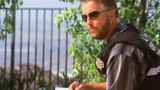 Eine Swingerparty nimmt ein fatales Ende: Vanessa Keaton, eine der beteiligten Frauen, liegt tot in einem Brunnen vor dem Haus der Gastgeber. Gil Grissom (William Petersen) nimmt mit seinem Team vor Ort die Ermittlungen auf.