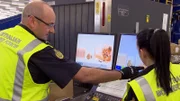 Zwei Frauen aus Vietnam wollen organisches Material importieren, das Australiens Biosicherheit bedroht.