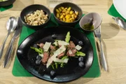 Tagesmotto "Leibgericht": Tagliata di manzo auf Rucolasalat mit Gremolata, Salbei-Cannellini-Bohnen und Rosmarinkartoffeln von Michael Blötscher