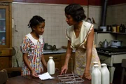 Was geschah im Jahre 1939 in dem die Farbige Sadie (Meta Golding, r.) ermordet wurde? Welche Rolle spielen die Briefe, die Arlene (Keke Palmer, l.) in den Händen hält?