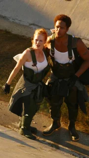 Nach einem starken Unwetter wird in einem Abwasserkanal eine Leiche gefunden. Catherine und Warrick machen sich auf eine unwirtliche Reise ins Kanalsystem, um den Fall aufzuklären.