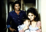 In dem Heim für junge Mütter lernen Frauen, mit ihrer Rolle als verantwortungsbewusste Mütter fertig zu werden. Andrea liebt ihr Kind über alles, obwohl sie seinen Vater zutiefst verachtet. Jonathan (Michael Landon, l.) versteht das.