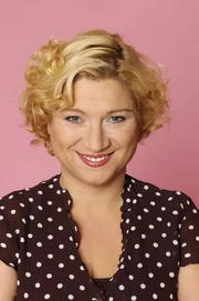 Agnes Hetzer (Susanne Szell)