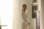 Noch ahnt Cordelia (Sarah Paulson) nicht, was ihr geliebter Ehemann auf seinen Geschäftsreisen so treibt ...