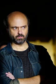 Max (Scott Adsit)