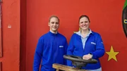 Die beiden Bayern Matthias und Franziska mit einem Pushkart.