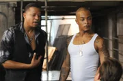 Bei den Ermittlungen in neuem Fall erinnert sich Danny (Scott Caan, r.) an den Fall vor 11 Jahren in New Jersey zurück, bei dem er in die Fänge von Ray (T.I., M.) und Billy (Terrence Howard, l.) geraten ist ...