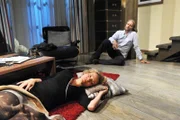 ARD STURM DER LIEBE FOLGE 1859, am Montag um 15:10 Uhr im ERSTEN. Fast hätten Natascha (Melanie Wiegmann, l.) und Michael (Erich Altenkopf, r.) die Nacht miteinander verbracht - doch Natascha schläft einfach ein.