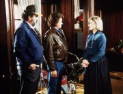 Jonathan (Micheal Landon, M.) und Mark (Victor French, l.) werden Gärtner in einem Heim für ledige Mütter, dem Pemberton-Heim.