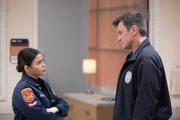 Bailey (Jenna Dewan) und John (Nathan Fillion) wägen im Krankenhaus die Optionen ab, ein verwaistes Kind aufzunehmen, dessen Eltern ermordet wurden, um ihm ein Schicksal im Kinderheim zu ersparen.