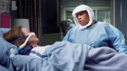 In grosser Sorge um ihre beste Ärztin:  Ellen Pompeo als Dr. Meredith Grey, Chandra Wilson als Dr. Miranda Bailey