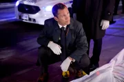 Detective Frank Cosgrove (Jeffrey Donovan)