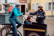 Annalena Brunner (Heidrun Gärtner), Florian Brunner (Tommy Schwimmer) und Josephine Drechsler (Mira Mazumdar).