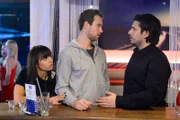 Die angetrunkene Michelle (Franziska Benz) weist Maximilian (Francisco Medina) schroff von sich, als dieser sie davon abhalten will, einen Fehler mit Kai (Philipp Stier) zu begehen, den sie hinterher wahrscheinlich bereuen würde.