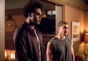 Curtis Holt (Echo Kellum, l.) und Rene Ramirez (Rick Gonzalez)