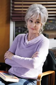 Connie "Meemaw" Tucker (Annie Potts)