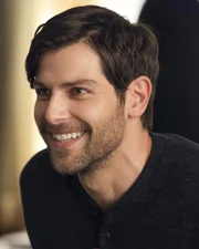 Eddie Saville (David Giuntoli)