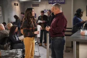 Kate Burns (Grace Kaufman, l.); Adam Burns (Matt LeBlanc, r.)
