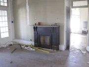 Eigentlich könnte dieser Kamin ein wunderschöner Ort sein, um es sich gemütlich zu machen, doch bis zu Chip und Joannas Ankunft war er lediglich eine verrußte Feuerstelle ...