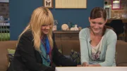 Durch Zufall erfährt Katharina (r.), dass ihr leiblicher Vater der griechische Gastarbeiter Stefano ist. Julia Leischik (l.) macht sich in Griechenland auf die Suche nach ihm ...