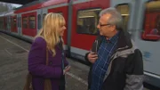 Hofft, mit Hilfe von Julia Leischik (l.), seine Tochter wieder zu finden: Jürgen (r.) ...